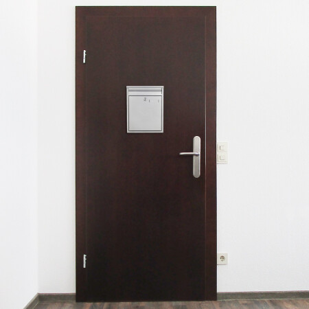 POŠTNI NABALNIK MP COMO - T05322 (Srebrni comaxit)